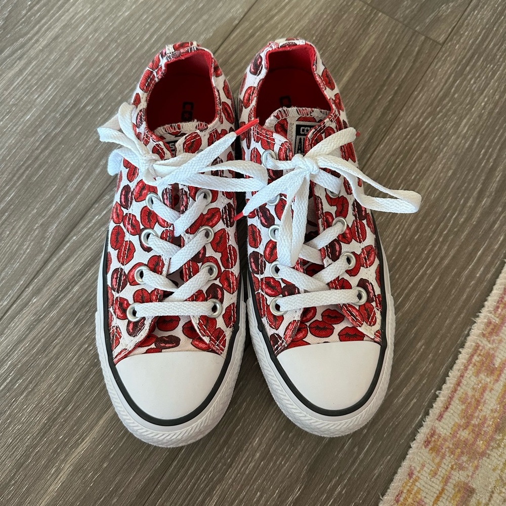 RARE Converse All Stars with lips print. Size 6 - Picture 2 of 10
